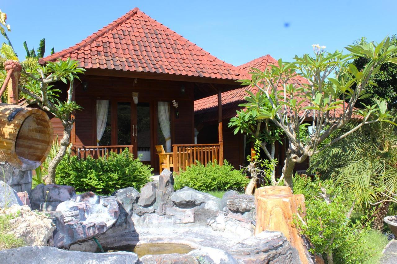 Bamboo Bungalow Jungle View Batununggul 외부 사진
