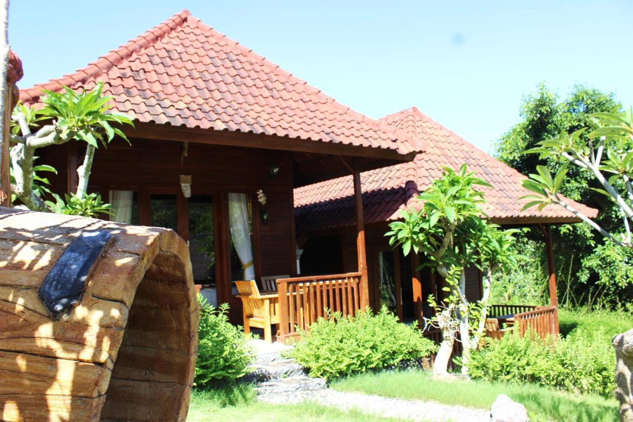 Bamboo Bungalow Jungle View Batununggul 외부 사진